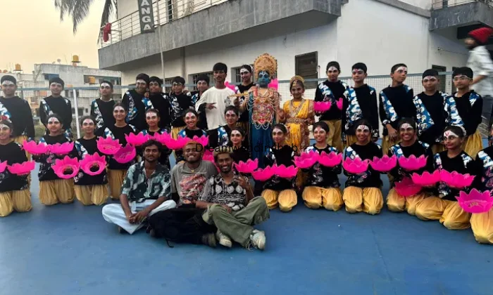 Wellknown Strangers Dance classes